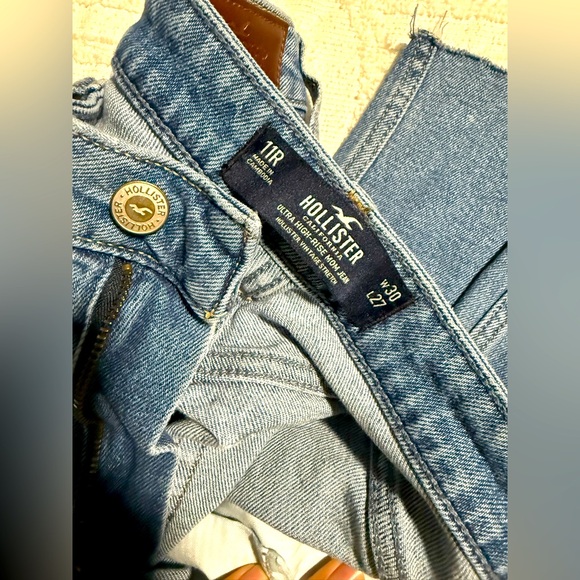 Ultra High-Rise Mom jeans - Picture 4 of 8